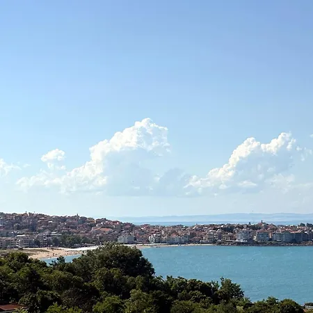 Luna Seaview *